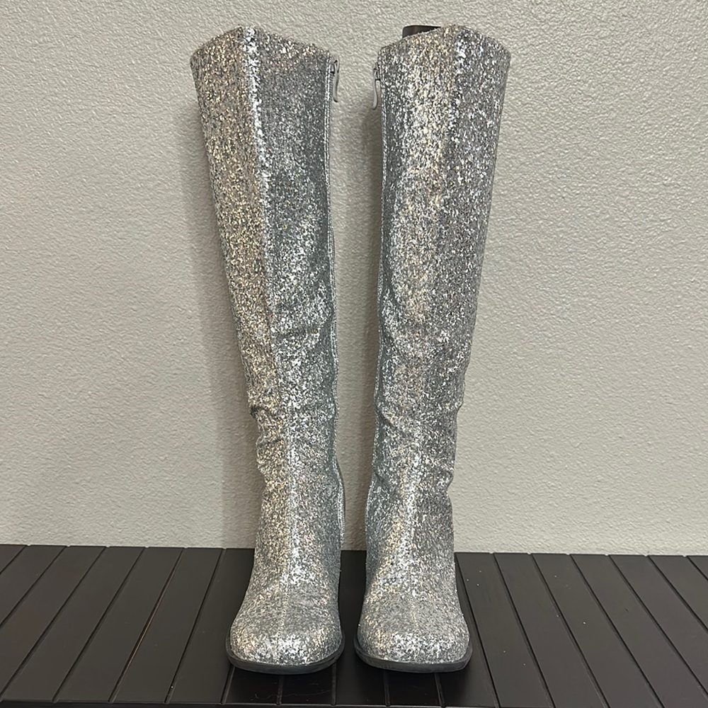 Silver Over the Knee Boots with Sparkly Texture and Sleek Design